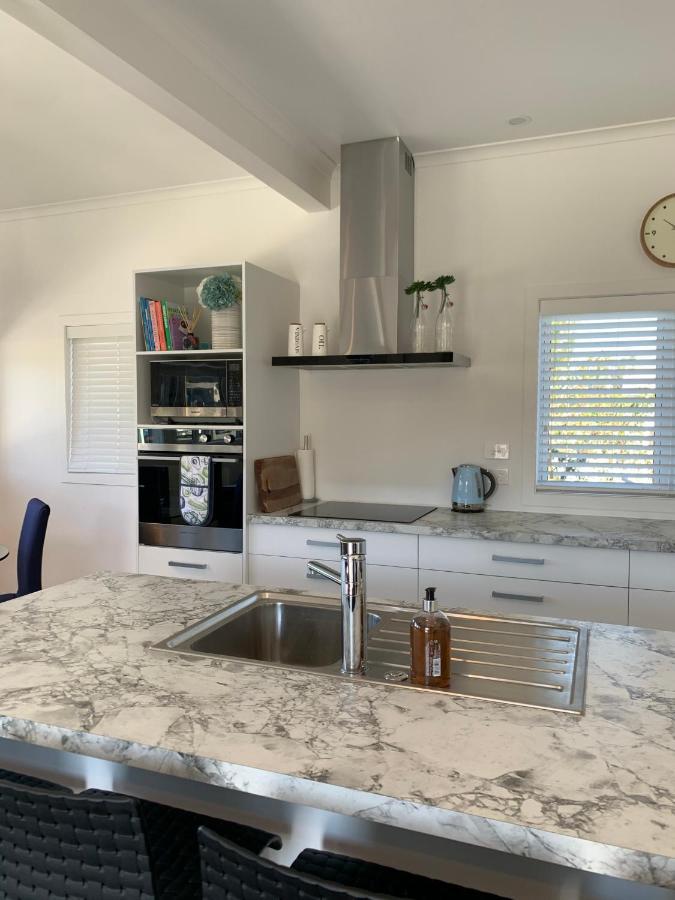 Coromandel Town Harbourside Cottage Luxury Accommodation Eksteriør billede