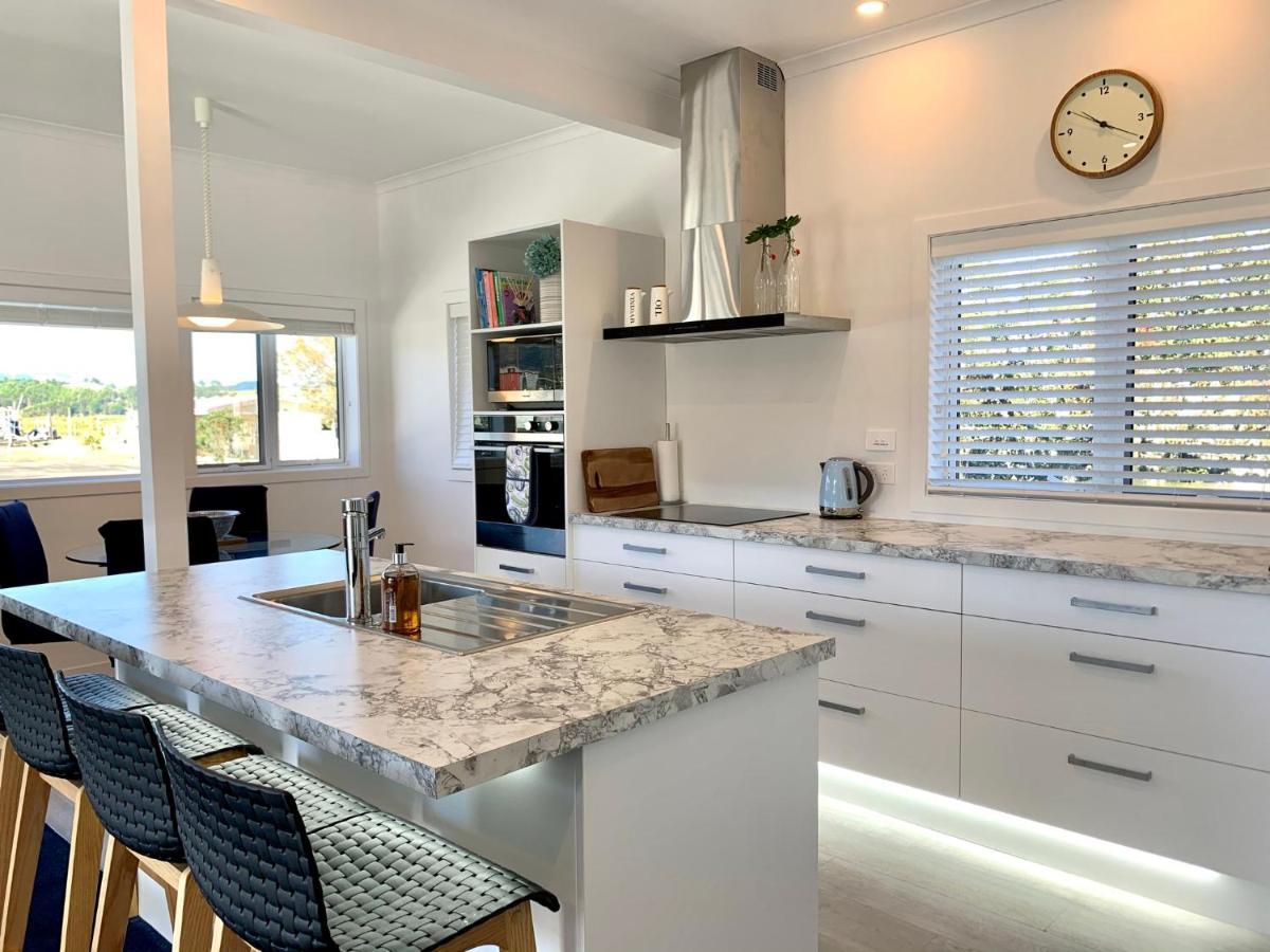 Coromandel Town Harbourside Cottage Luxury Accommodation Eksteriør billede